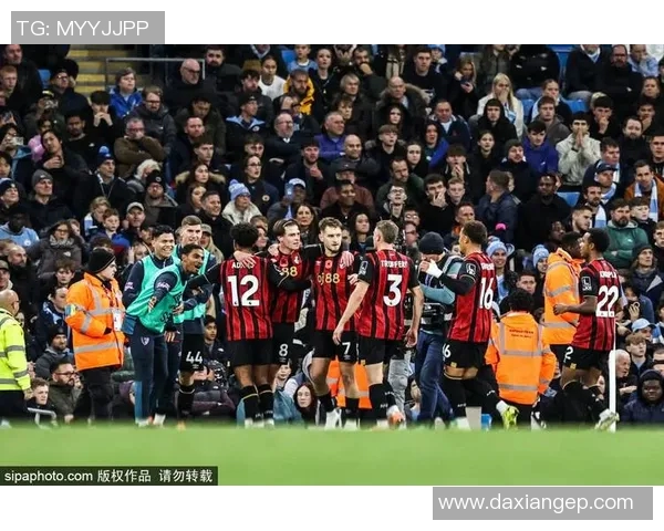 菲利维斯：从足球场上崭露头角到全球球迷心中的传奇人物